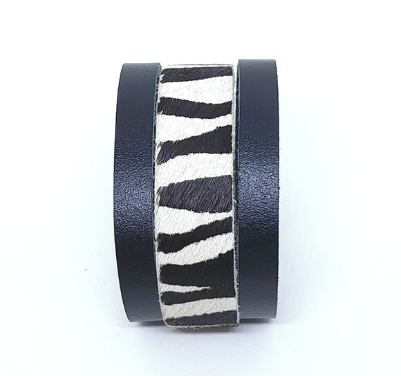 Pulseira em Couro Natural em Preto e Branco com Fecho Ímã