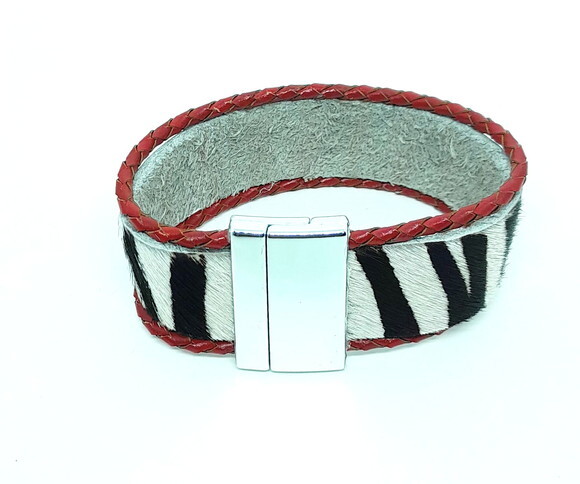 Pulseira em Couro Natural em Preto, Branco e Vermelho