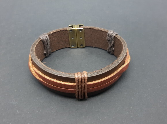 Pulseira Em Couro Natural, Fecho Magnético Na Cor Ouro Velho