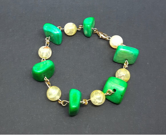 Pulseira folheada com ágatas craqueladas e osso
