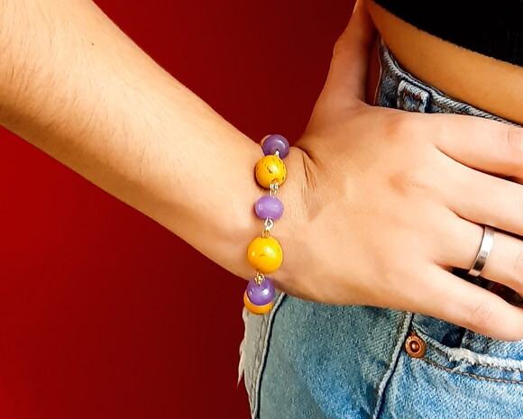 Pulseira folheada com sementes e jades