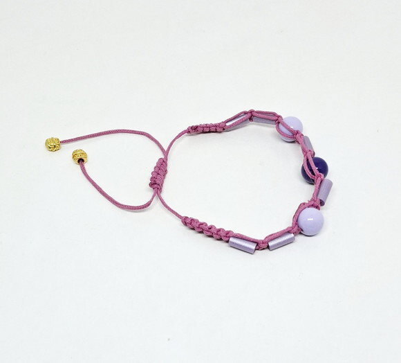 Pulseira Shambala Cor de Rosa com Peças em Acrílico e Resina