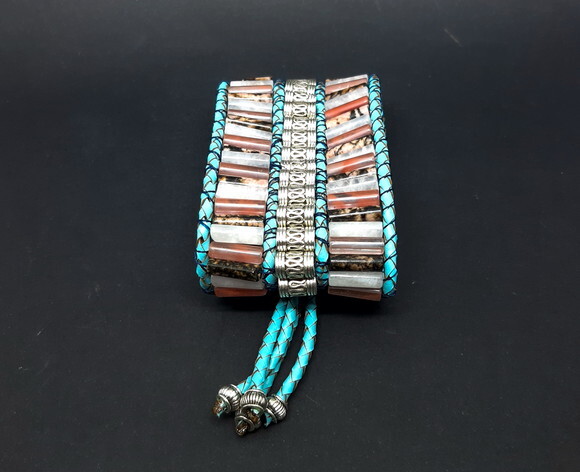 Pulseira tipo Chan Luu em pedras naturais