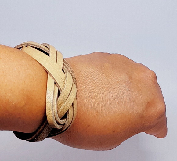 Pulseira Unissex Trançada Cor Café com Fecho Ímã