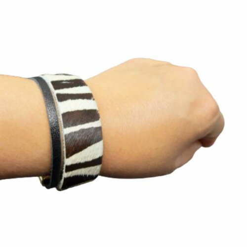 Bracelete em Couro Natural de Vaca com pelos e Couro Liso