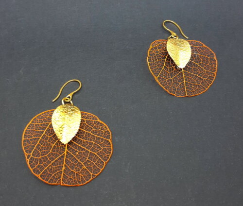 Brincos em Folha Natural Esqueletizada Laranja e Aço Inox