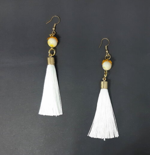 Brincos em Tassel, Peças Douradas e Madrepérola Natural