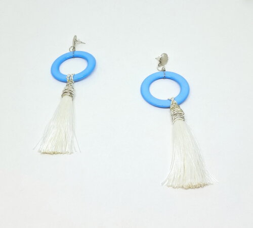 Brincos Longos em Tassel Branco e Resina Azul