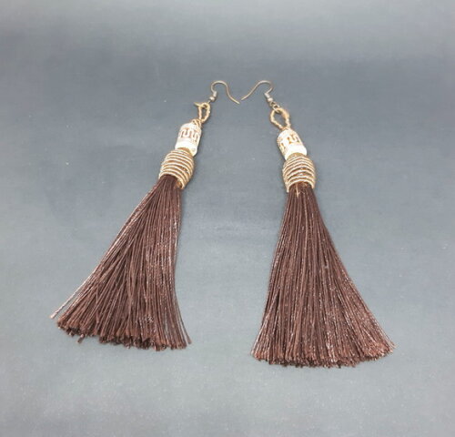 Brincos Longos em Tassel Chocolate e Ouro Velho