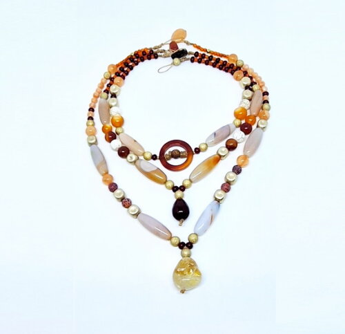 Colar Choker em Ágata, Howlita, Olho de Gato e Folheados