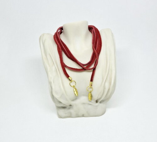 Colar Choker em Camurça Natural na Cor Vermelha com Ponteira