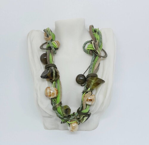 Colar Choker Fios de Couro, Cristal e Corrente em Ouro Velho