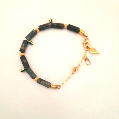 Pulseira em Ágata Indiana e Peças Folheadas a Ouro.