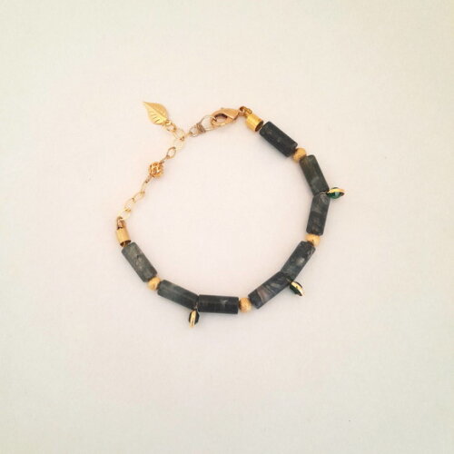 Pulseira em Ágata Indiana e Peças Folheadas a Ouro.