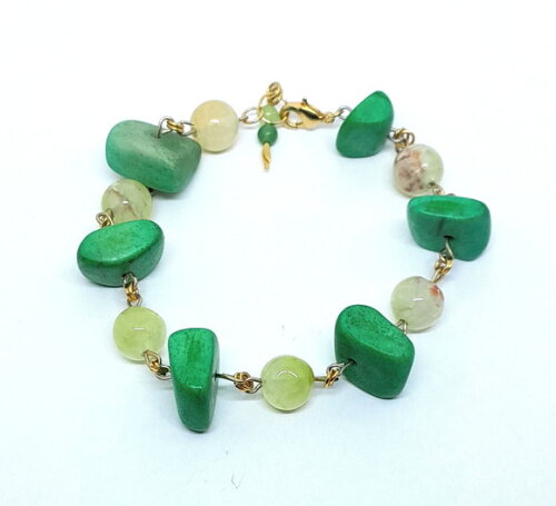 Pulseira em Ágatas, Osso Colorido e Peças Folheadas a Ouro