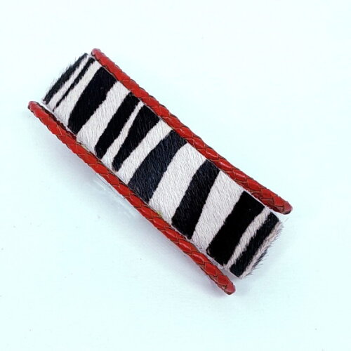 Pulseira em Couro Natural em Preto, Branco e Vermelho