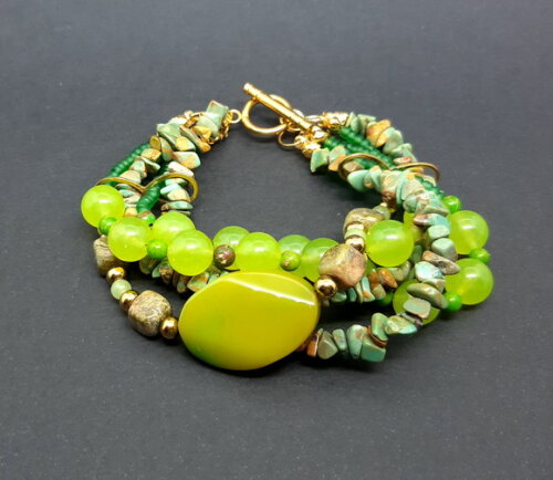Pulseira em Pedras Naturais e Aço Inox Dourado