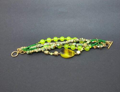 Pulseira em Pedras Naturais e Aço Inox Dourado