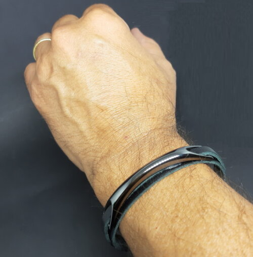 Pulseira Masculina em Couro Natural e Fecho Magnético