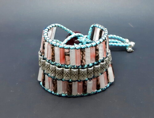 Pulseira tipo Chan Luu em pedras naturais