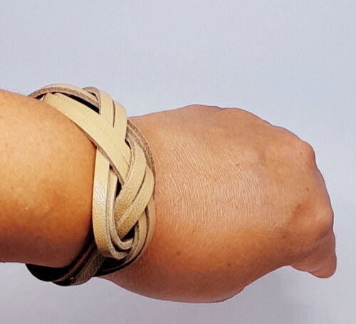 Pulseira Unissex Trançada Cor Café com Fecho Ímã