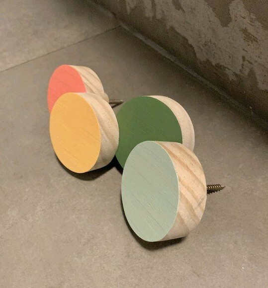 Kit Ganchos Pinus Colorido com 4 Peças