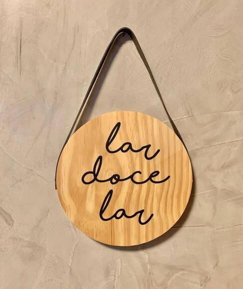 Placa em Madeira Doce Lar 19cm