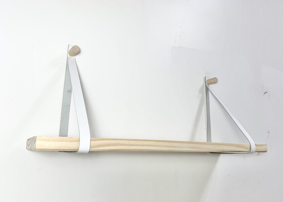 Prateleira Minimalista Suspensa com Alça de Couro 50x14cm