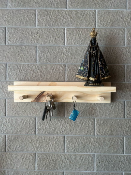 Prateleira Porta Chave de Pinus 40cm