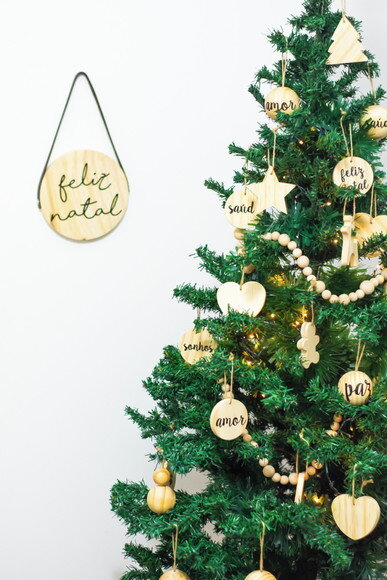 Cordão/colar Natalino Rustico Bolinhas de Madeira Pinus Boho