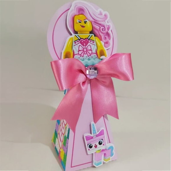Caixa Cone / Pirâmide Lego Menina