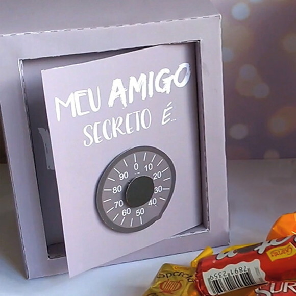 Caixinha em Formato de Cofre - Amigo Secreto
