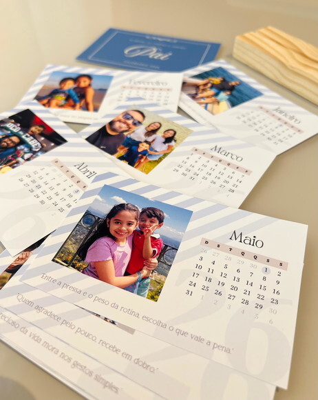 Calendário de Mesa 2026 com Fotos - Dia dos Pais