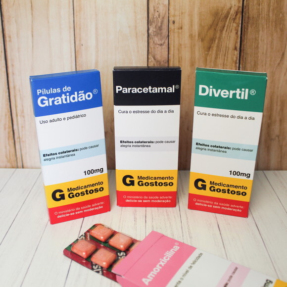 Cartela de Chiclete com Caixa - Remédios da Felicidade