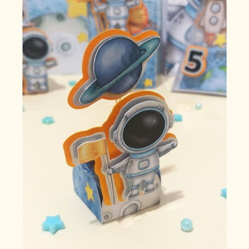 Kit 30 Forminhas e 30 Tags 3d para Docinho - Luxo Astronauta