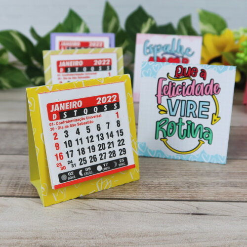 Kit com Mini Calendário de Mesa 2026 e Balinha - Frases