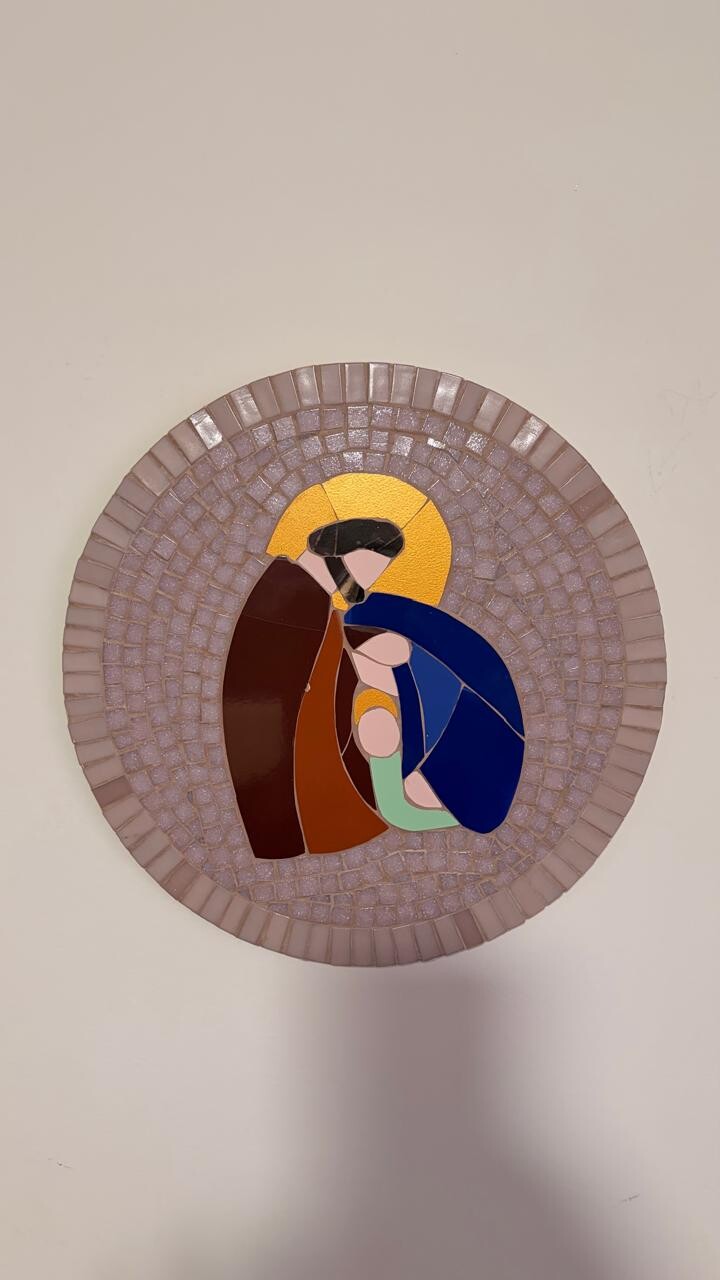 QUADRO SAGRADA FAMÍLIA EM MOSAICO - 30 CM DE DIÂMETRO