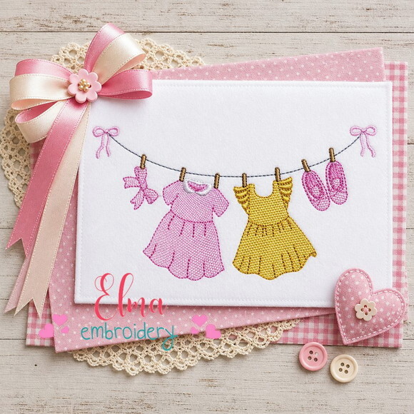 Matriz de Bordado Varal de Roupas Menina Baby Sketch