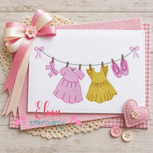 Matriz de Bordado Varal de Roupas Menina Baby Sketch