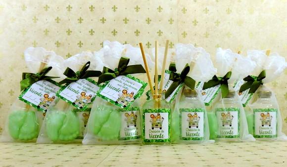 Lembrancinha Aromatizador e Pézinho Nascimento na Organza