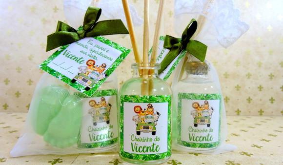 Lembrancinha Aromatizador e Pézinho Nascimento na Organza