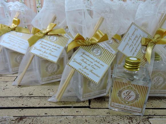 Lembrancinha Bodas de Ouro Mini Aromatizante Difusor Varetas