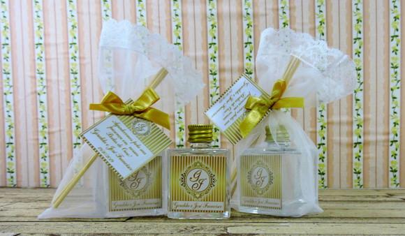 Lembrancinha Bodas de Ouro Mini Aromatizante Difusor Varetas