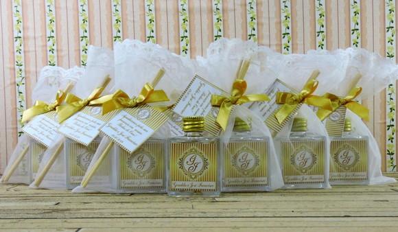 Lembrancinha Bodas de Ouro Mini Aromatizante Difusor Varetas