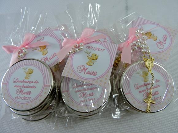 Lembrancinha de Batizado Velinha na Latinha e Mini Terço
