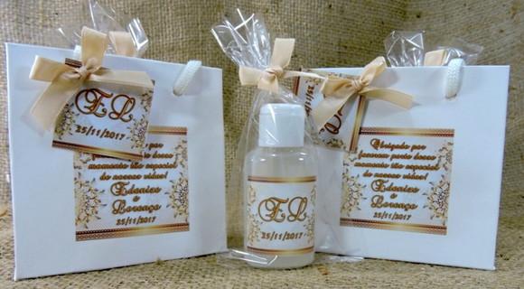 Lembrancinha de Casamento Bisnaga na Sacola Branca