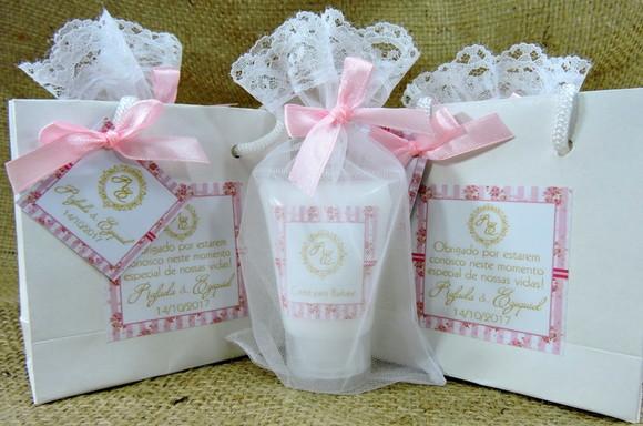 Lembrancinha de Casamento Hidratante na Organza e Sacolinha