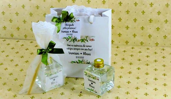 Lembrancinha de Casamento Mini Aromatizante Sacolinha Branca