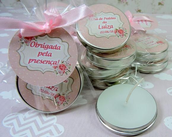 Lembrancinha de Chá de Fraldas Velinha na Latinha