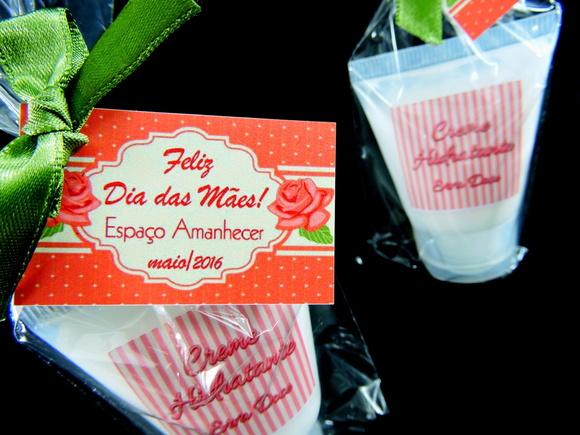 Lembrancinha de Dia das Mães Bisnaga Hidratante no Celofane
